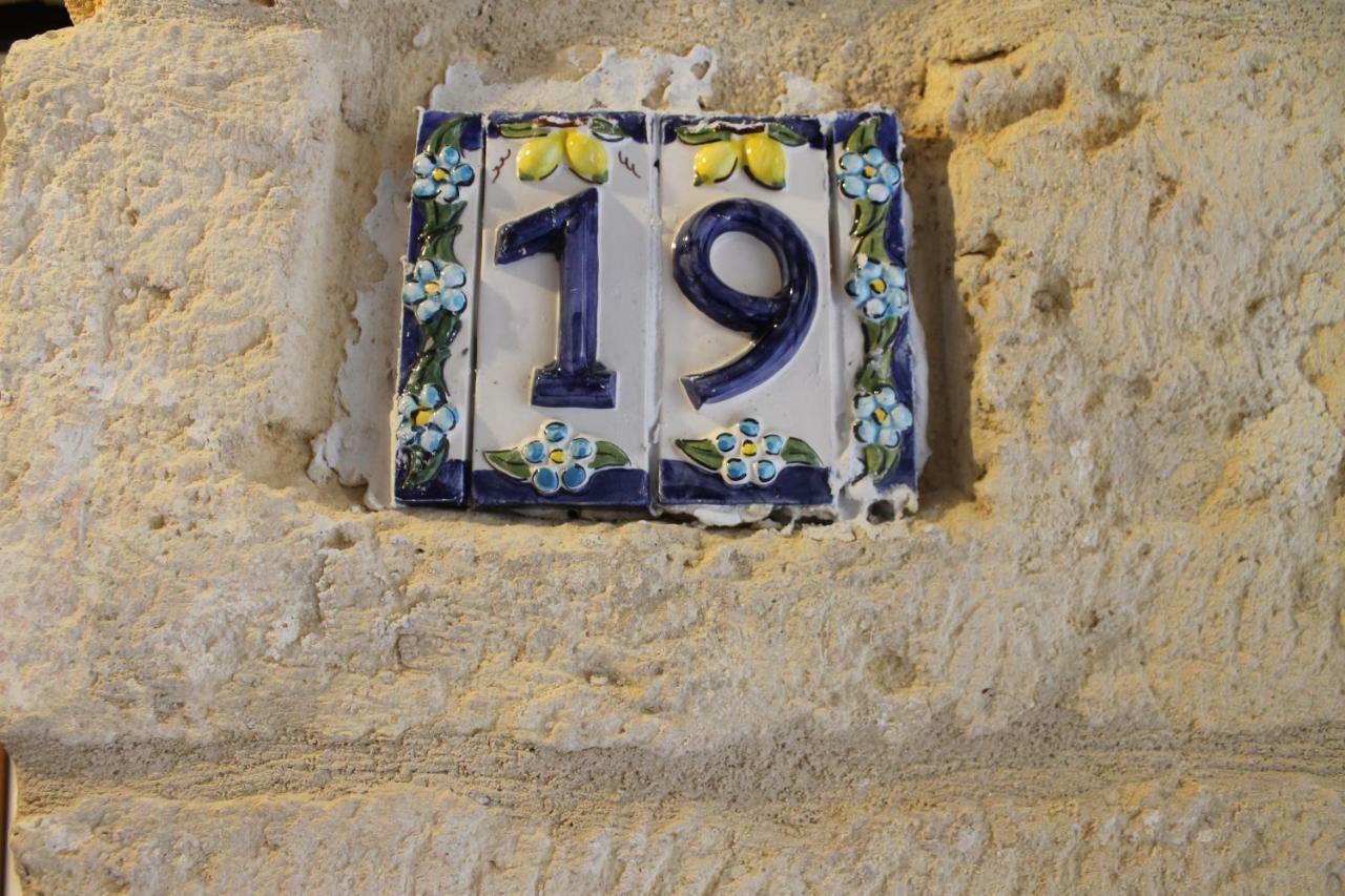 Ferienwohnung Al Sottano 19 Bari Exterior foto
